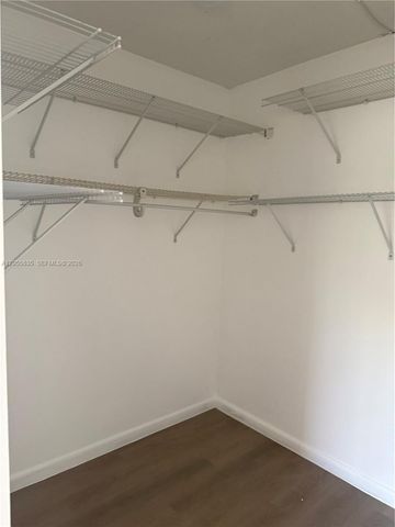 7195 NW 179th St 211, Hialeah, FL 33015