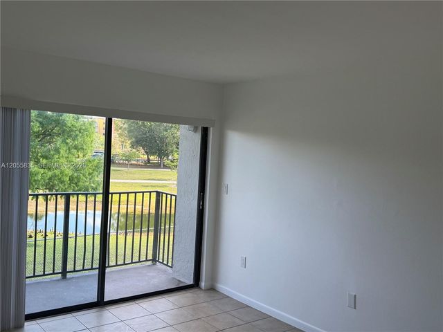 7195 NW 179th St 211, Hialeah, FL 33015
