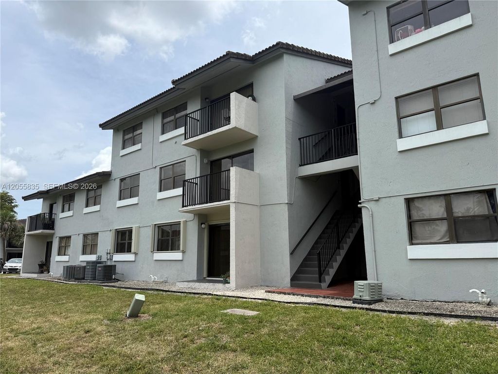 7195 NW 179th St 211, Hialeah, FL 33015
