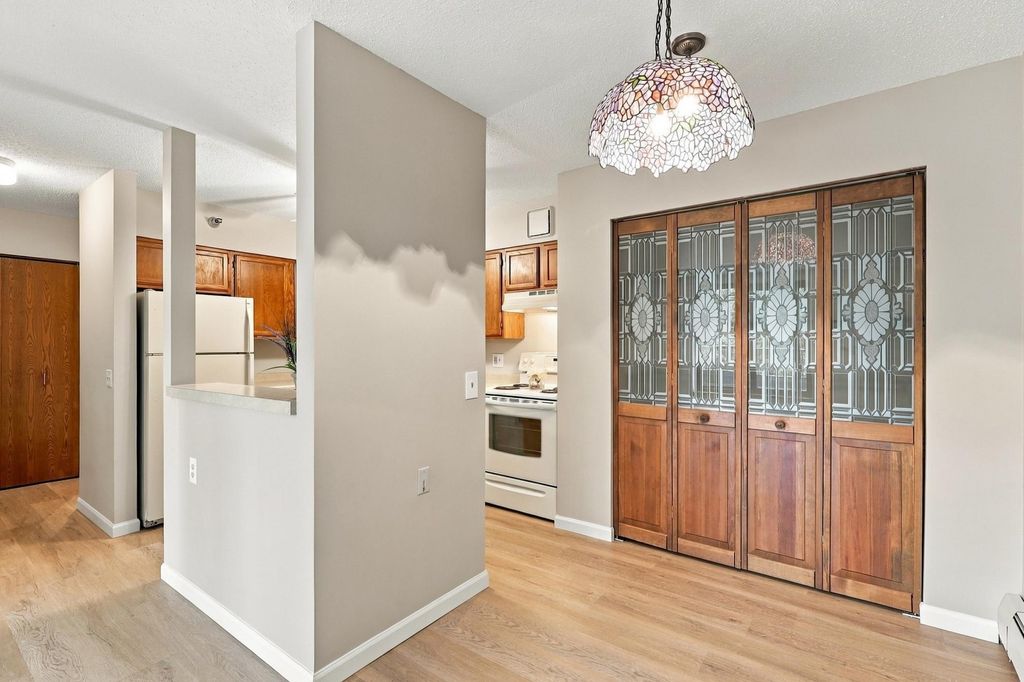 7600 Golden Valley Road 316, Golden Valley, MN 55427 — exterior