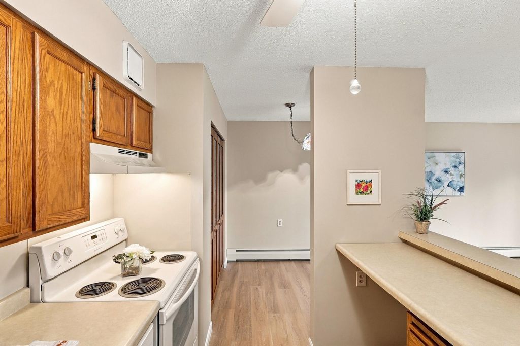 7600 Golden Valley Road 316, Golden Valley, MN 55427 — photo 2