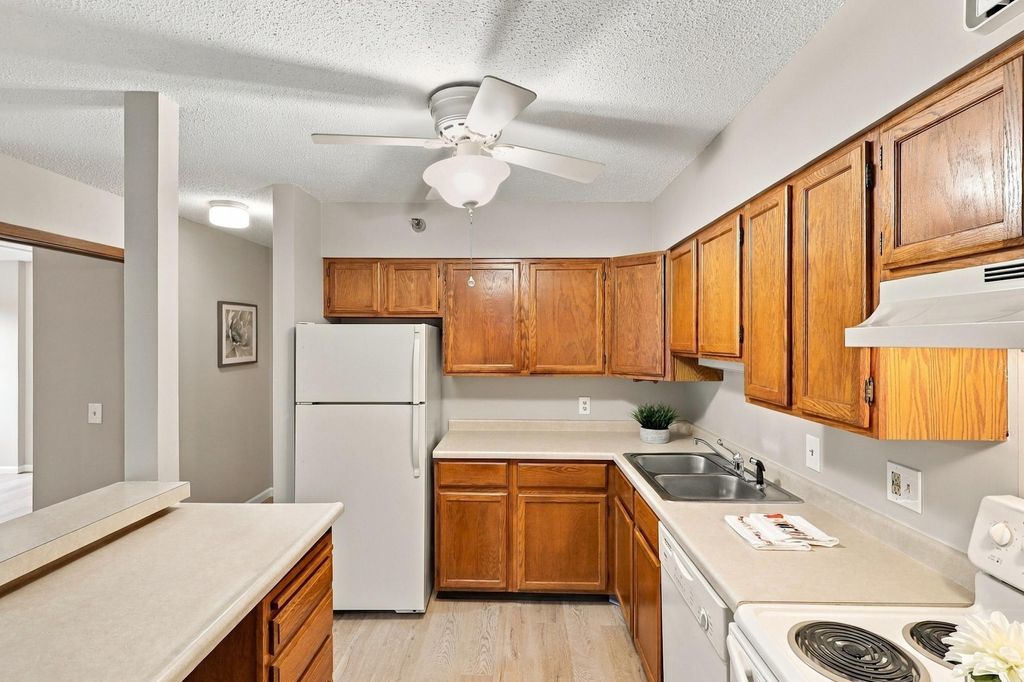 7600 Golden Valley Road 316, Golden Valley, MN 55427 — photo 3