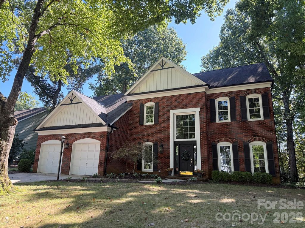 6705 Elmstone Drive, Charlotte, NC 28277