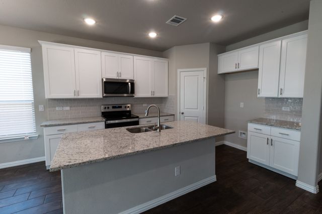 507 Reatta Drive, Justin, TX 76247