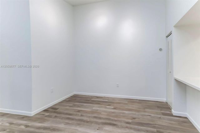 931 NE 199th Street 20122, Miami, FL 33179