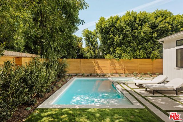4027 Dixie Canyon Avenue, Sherman Oaks, CA 91423