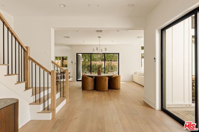 4027 Dixie Canyon Avenue, Sherman Oaks, CA 91423