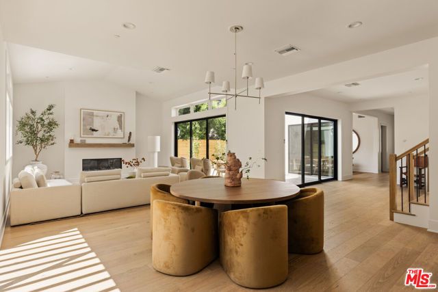4027 Dixie Canyon Avenue, Sherman Oaks, CA 91423