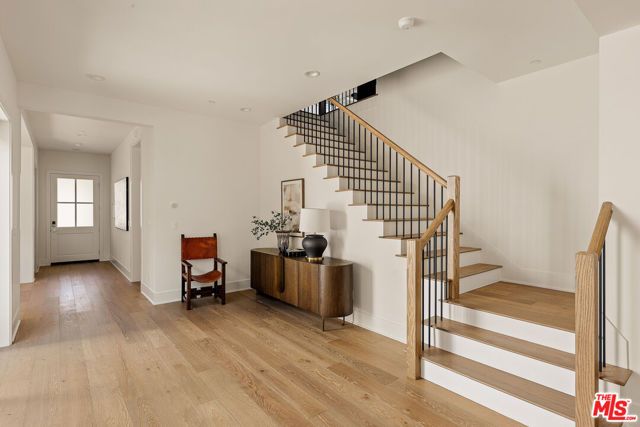 4027 Dixie Canyon Avenue, Sherman Oaks, CA 91423