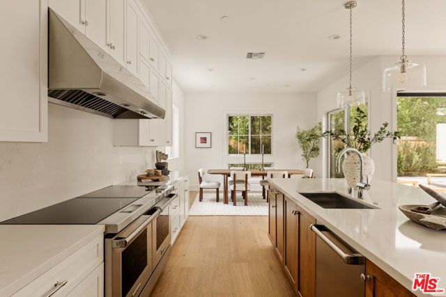 4027 Dixie Canyon Avenue, Sherman Oaks, CA 91423