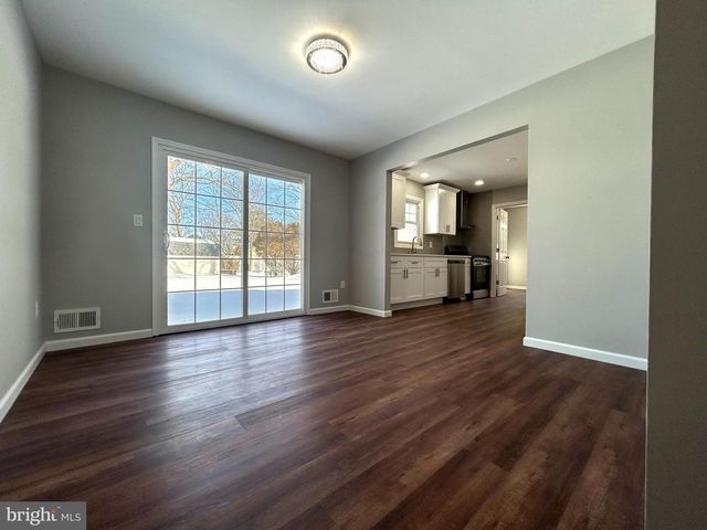 4 DOROTHEA TER, Lawrence, NJ 08648