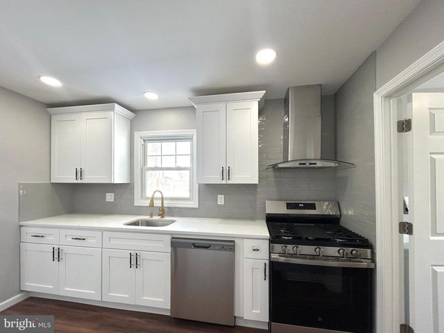 4 DOROTHEA TER, Lawrence, NJ 08648