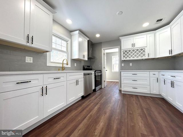 4 DOROTHEA TER, Lawrence, NJ 08648