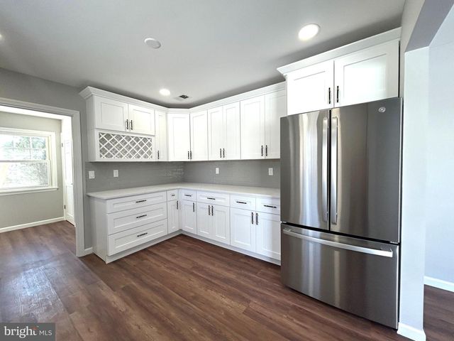 4 DOROTHEA TER, Lawrence, NJ 08648