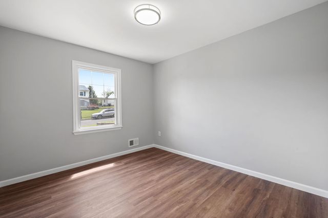 4 DOROTHEA TER, Lawrence, NJ 08648