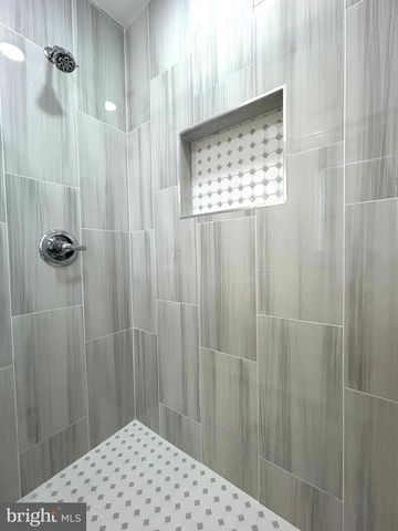 4 DOROTHEA TER, Lawrence, NJ 08648