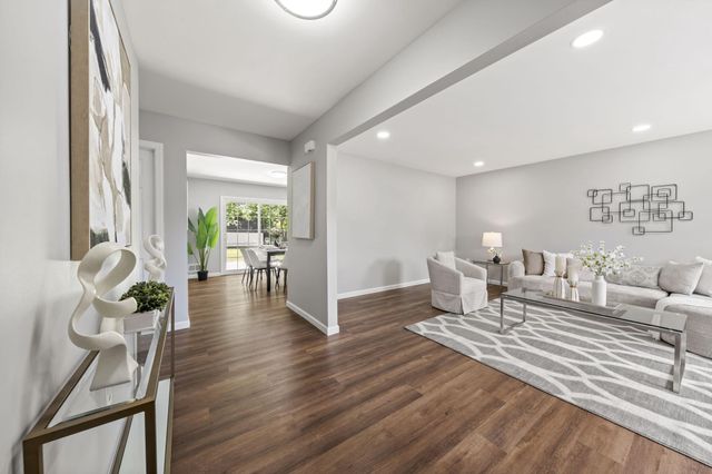 4 DOROTHEA TER, Lawrence, NJ 08648