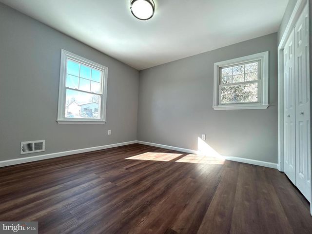 4 DOROTHEA TER, Lawrence, NJ 08648