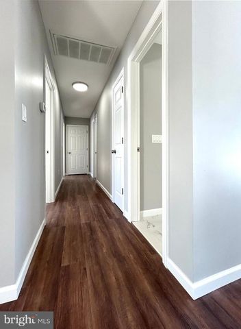 4 DOROTHEA TER, Lawrence, NJ 08648