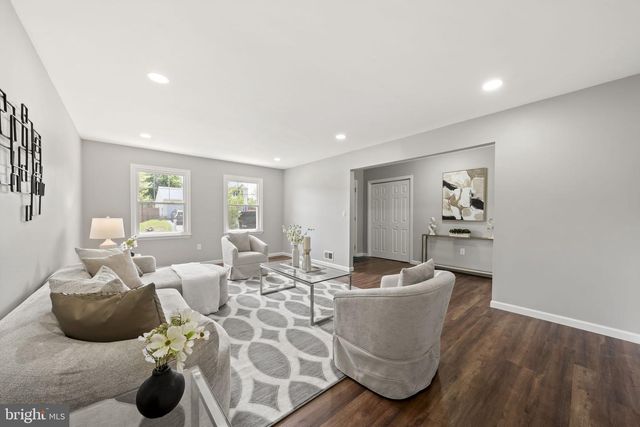 4 DOROTHEA TER, Lawrence, NJ 08648
