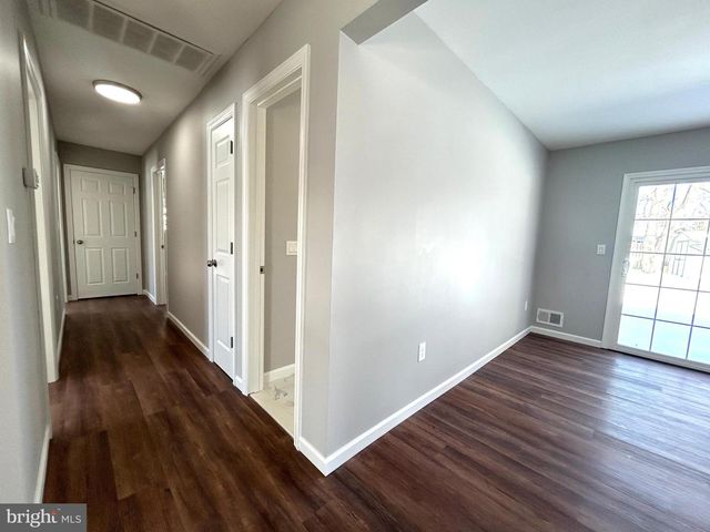 4 DOROTHEA TER, Lawrence, NJ 08648