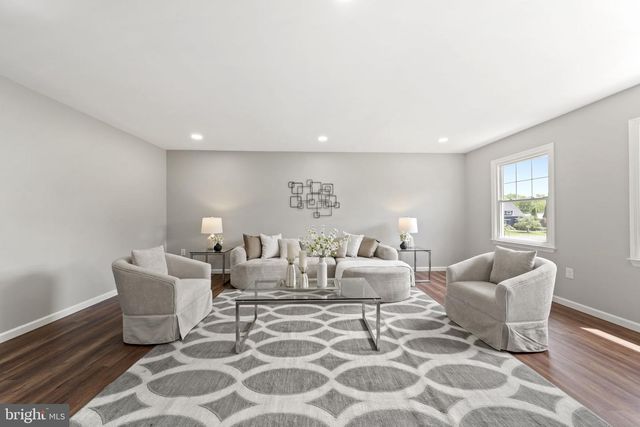 4 DOROTHEA TER, Lawrence, NJ 08648