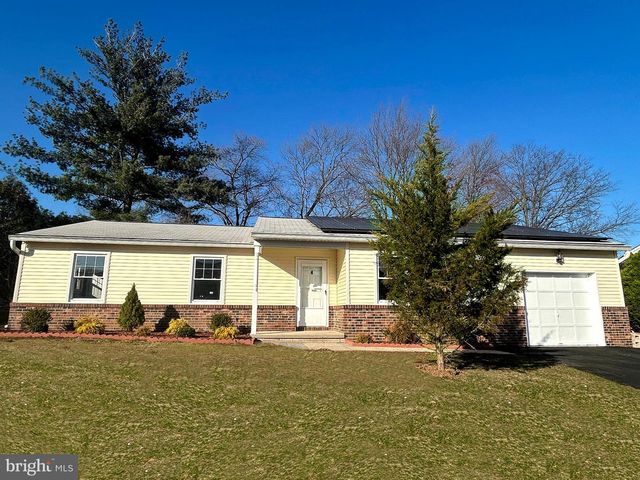 4 DOROTHEA TER, Lawrence, NJ 08648