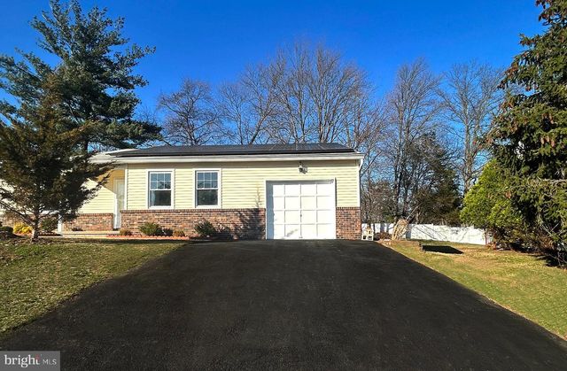 4 DOROTHEA TER, Lawrence, NJ 08648