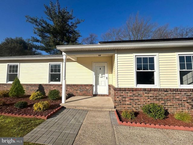 4 DOROTHEA TER, Lawrence, NJ 08648