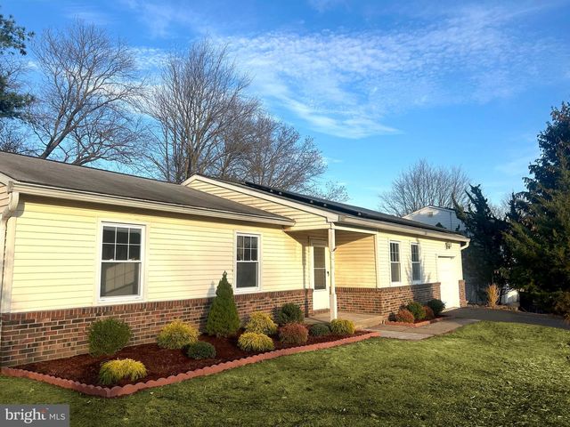 4 DOROTHEA TER, Lawrence, NJ 08648