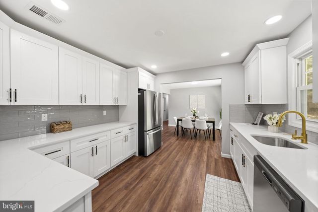 4 DOROTHEA TER, Lawrence, NJ 08648
