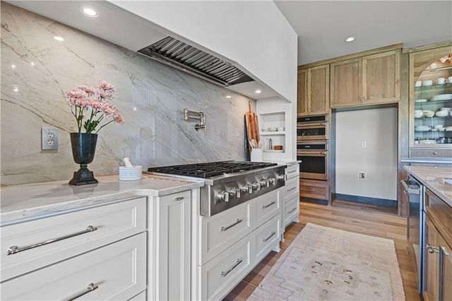 16924 Parkhill Street, Overland Park, KS 66221