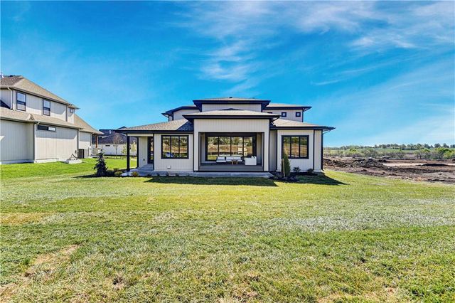 16924 Parkhill Street, Overland Park, KS 66221