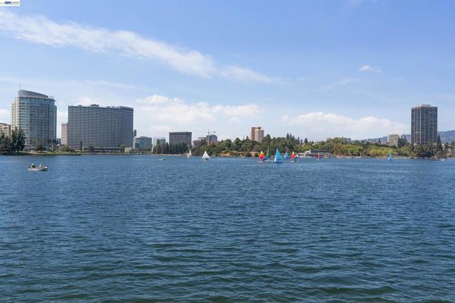 1438 Lakeshore Ave 6, Oakland, CA 94606