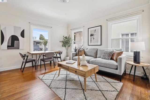 1438 Lakeshore Ave 6, Oakland, CA 94606