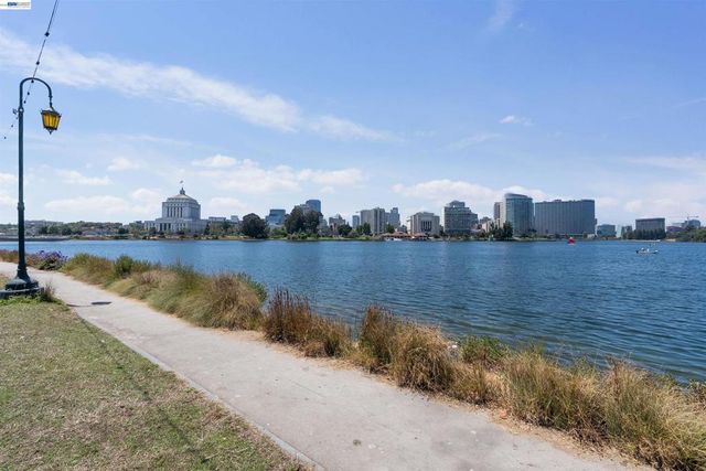 1438 Lakeshore Ave 6, Oakland, CA 94606