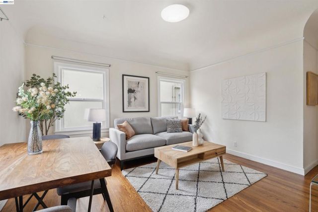 1438 Lakeshore Ave 6, Oakland, CA 94606