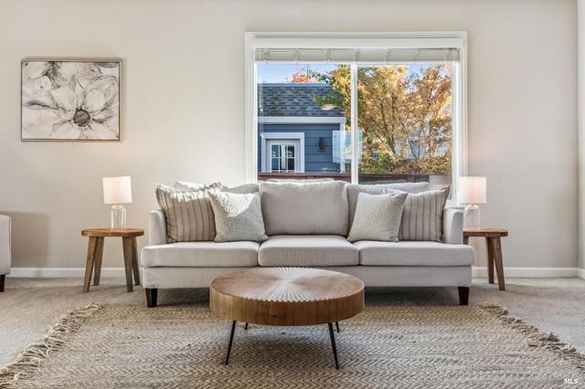 616 Santana Rd, Novato, CA 94945