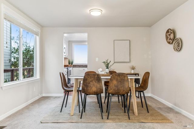 616 Santana Rd, Novato, CA 94945