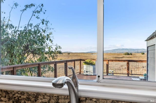 616 Santana Rd, Novato, CA 94945