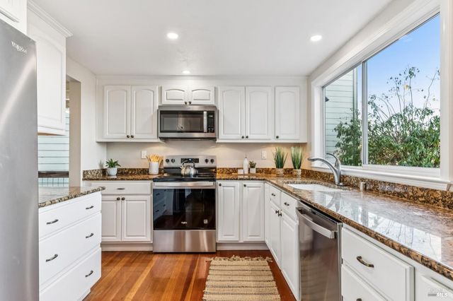 616 Santana Rd, Novato, CA 94945