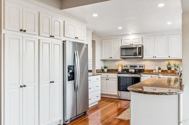 616 Santana Rd, Novato, CA 94945