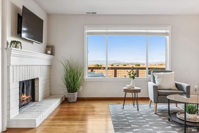 616 Santana Rd, Novato, CA 94945