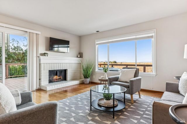 616 Santana Rd, Novato, CA 94945