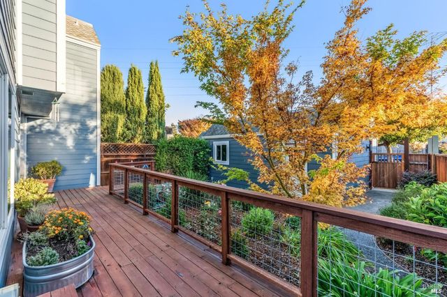 616 Santana Rd, Novato, CA 94945