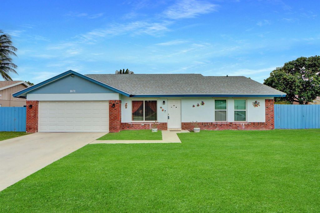 801 NW 8th Way, Boynton Beach, FL 33426