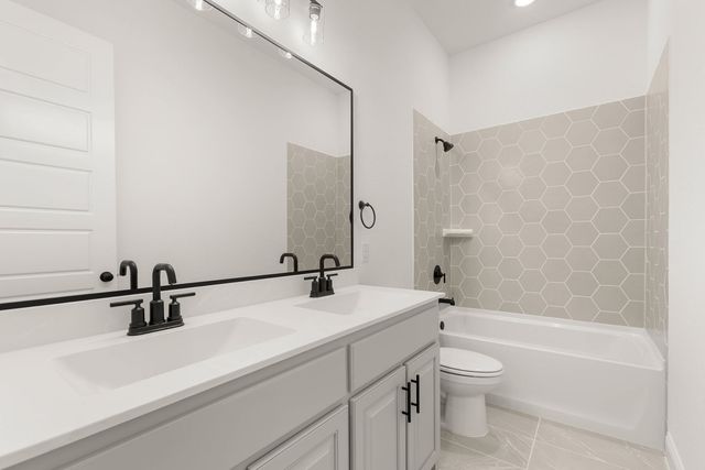 230 Cordillera Lane, Red Oak, TX 75154
