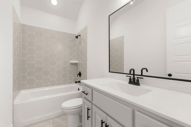 230 Cordillera Lane, Red Oak, TX 75154