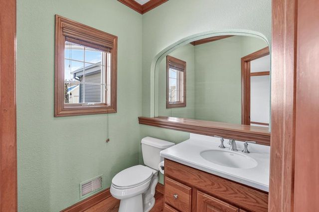 1444 Hidden Waters CIRCLE, West Bend, WI 53095