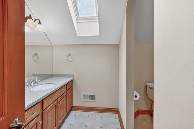 1444 Hidden Waters CIRCLE, West Bend, WI 53095